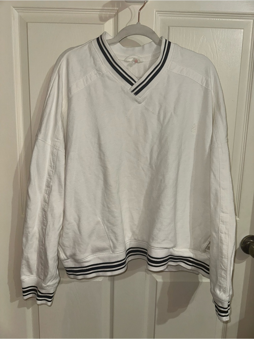 FP Movement Free People White V-Neck Sweatshirt Black Stripe Trim with pockets L